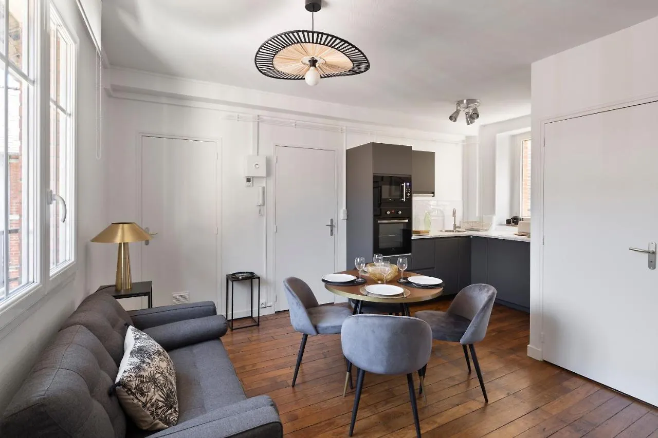 Le Carre Sainte-Anne - Appt En Plein Centre Historique location